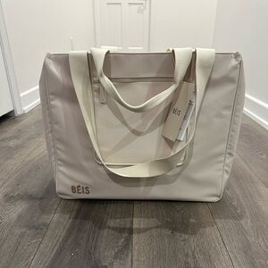 Béis The East To West Tote in Beige